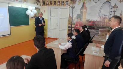 Түркістан облысы Отырар ауданы білім бөліміне қарасты &quot;М.Шаханов  атындағы жалпы білім беретін мектеп&quot;КММ-де 04.02.2025  жылғы 6 ақпан Дүниежүзілік сайлау күніне арналған Отырар  аудандық аумақтық сайлау комиссиясының  іс-шаралар жоспарының негізінде №524