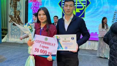 АУДАНДА ЖАС ЭСТРАДА ӘНШІЛЕРІНІҢ ӘН БАЙҚАУЫ ӨТТІ  Бүгін 07.02.2025 жылдың Отырар ауданының 90 жылдығы аясында «Шалқыған Шәуілдір - 2025» аудандық жас эстрада әншілерінің ән байқауы өтті. Аталған шара композитор, сазгер Ш.Қалдаяқовтың туғанына 95 жыл, Қазақ