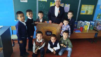 Ашық есік күнін өткізудің мақсаты – ата-аналарға, әріптестерге немесе қонақтарға мектепке дейінгі білім беру ұйымындағы тәрбие-білім беру процесінің қалай ұйымдастырылатынын көрсету. Раимбекова А. мектепалды “Ә” сыныбына арналған “Тәрбиелеу-білім беру про