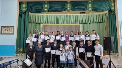 Әлемді кітап арқылы танимын ең көп оқитын оқырмандар арасында өтетін «Мұхтар Шаханов оқулары&quot; атты мектепішілік байқау 2025 жылы 16 сәуірде Отырар ауданы, М.Шаханов атындағы жалпы білім беретін мектебінде аталып өтілді. Оқушылардың кітапқа деген қызығушыл