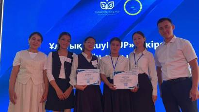 Құттықтаймыз!  М. Шаханов атындағы жалпы білім беретін мектебінің «Зияткер» дебат үйірмесінің жетекшісі Бақтиярова Жанардың оқушылары — Дүйсенбай Ақсұңқар мен Мұсахан Аида — «Фараб» фракциясының мүшелері ретінде мектебіміздің мақтанышы болып отыр. Олар Ұл