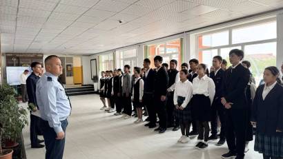 Түркістан облысы, Отырар ауданы «М.Шаханов атындағы жалпы білім беретін мектеп» КММ «АДАЛ АЗАМАТ» біртұтас тәрбие бағдарламасы аясында 2025 жылғы 1 қазан күні 8–11-сынып оқушыларымен құқықтық тәрбиеге бағытталған жиын өткізілді.