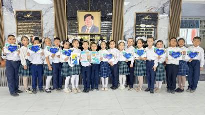 «М. Шаханов атындағы жалпы білім беретін мектеп» КММ-де  2025 жылғы 22 қазанда «Адал азамат» біртұтас тәрбие бағдарламасы аясында 4 «А» сынып оқушылары бастауыш сынып мұғалімі Эльвира Шаминовна Махаеваның жетекшілігімен Республика күніне арналған тәрбиелі